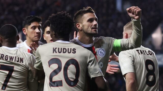 Ajax neemt met zege afscheid van de Champions League en gaat verder in Europa League