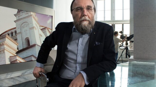 Wie zijn de Darja en Aleksandr Doegin?