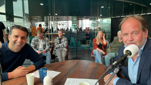 Freek Jansen & Michel van Egmond brengen lucht en relativering in voetbalpodcasts