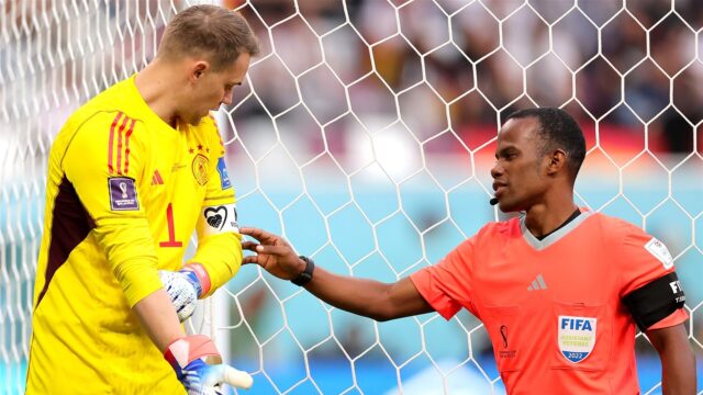 Assistent-scheidsrechter is de nieuwe held van Suriname