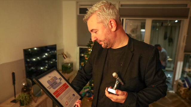 Initiatief Dennis Ruyer voor Peter R. de Vries verkozen tot 'Radiomoment van 2021'