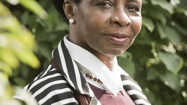Brusseprijs 2022 gewonnen door antropologe en auteur Roline Redmond