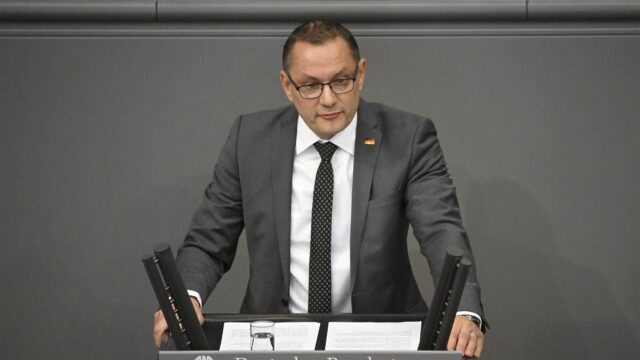 Duitse rechts-nationalisten uitgelachen om 'gestolen meme' met spelfouten