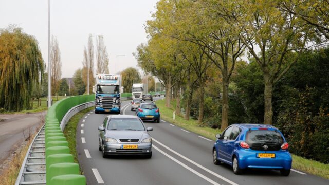 Maakt een lagere snelheid provinciale wegen veiliger? 'Niet te zeggen dat het goed uitpakt'