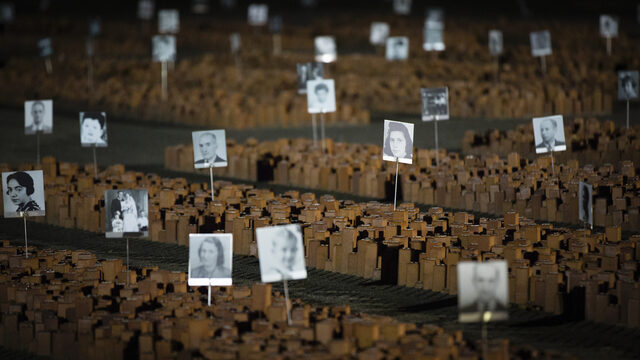 Grapperhaus wil holocaustontkenning strafbaar stellen
