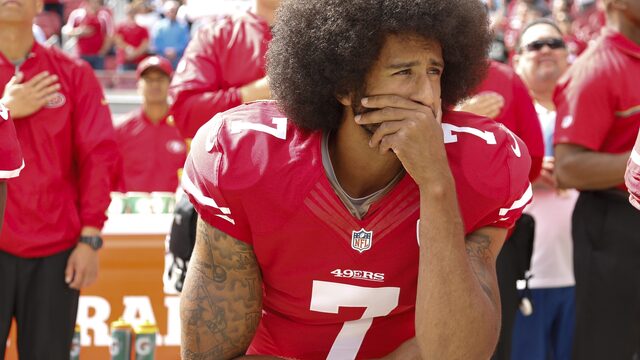 Vijf jaar na het knielen van American Football-speler Kaepernick: hoe staat het met racisme in de sport?