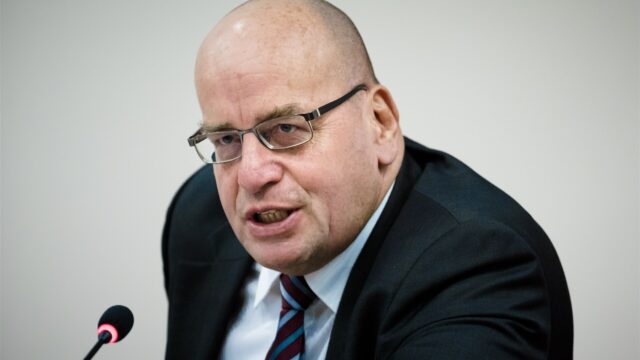 Fred Teeven vindt de strafeis in zaak Richard De Mos 'pittig'