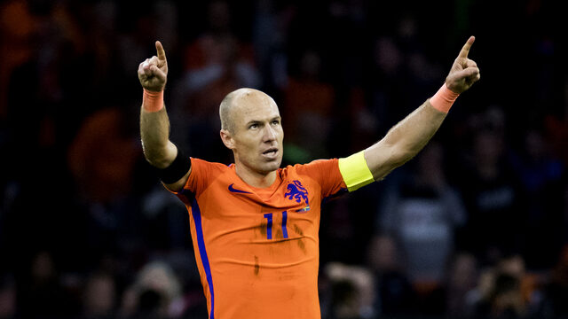 Voetballegende Robben stopt nu echt, maar niet van harte: 'Het voetbalhart wil nog'