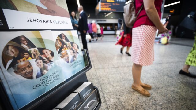 Jehovah's getuigen gaan weer langs de deur