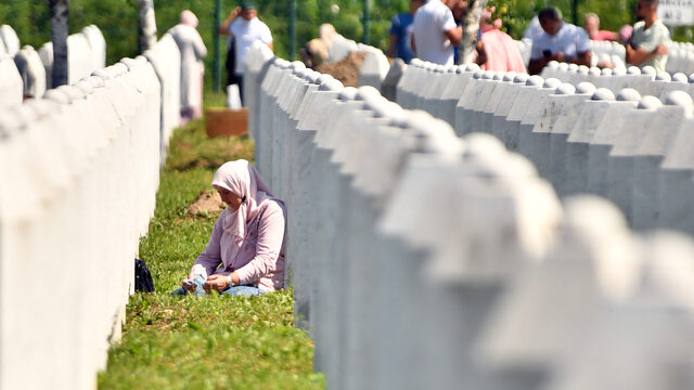 Er moet meer nadruk komen op de genocide in Srebrenica in het onderwijs