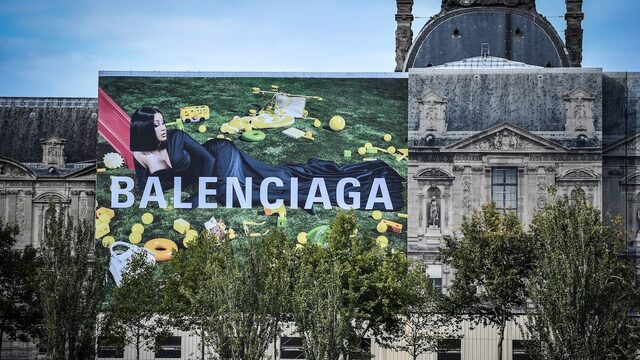 Modehuis Balenciaga onder vuur vanwege nieuwe joggingbroek: 'Culturele toe-eigening'