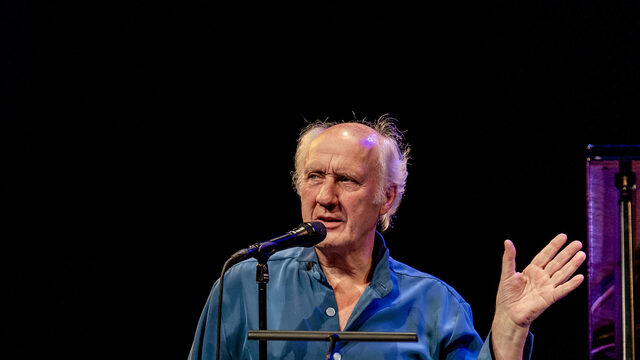 Herman van Veen: 'Ouder worden gaat vanzelf, en ook vanzelf weer over'