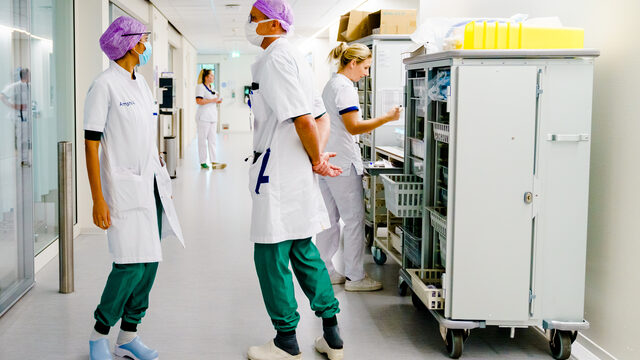 De zorgmedewerkers willen het vertrouwen dat ze in de coronacrisis kregen behouden