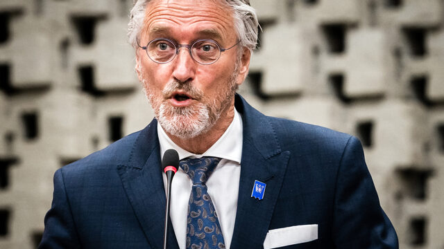 Burgemeester Eindhoven: nu naar Mallorca vliegen is asociaal