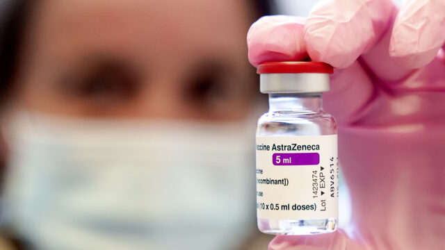 Ziekenhuisdirecteur Marcel Levi over weggooien AstraZeneca-vaccins: 'Dit slaat nergens op'