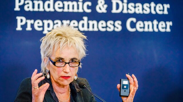 Viroloog Marion Koopmans verwacht veel ziekteverzuim: ‘Extra booster gaat dit niet voorkomen’