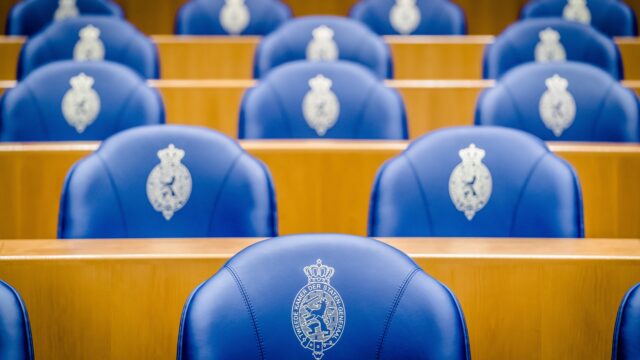 Hoe wint de overheid vertrouwen en gezag terug?