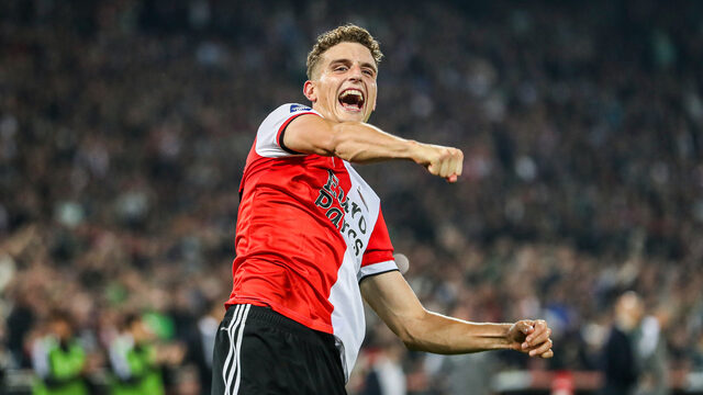 Feyenoord en PSV winnen, vliegende voorwerpen in Groningen