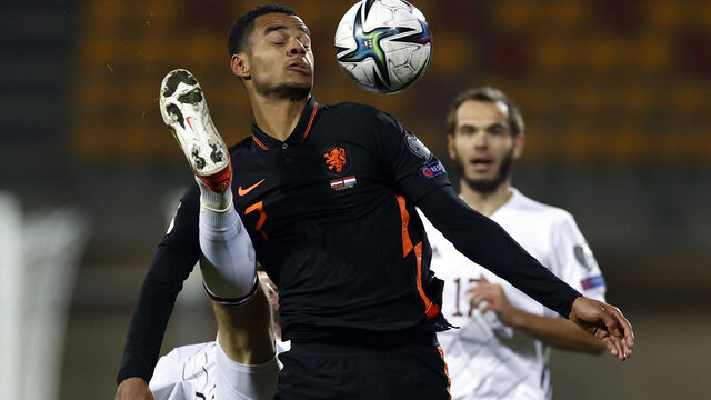 Oranje boekt moeizame overwinning op Letten