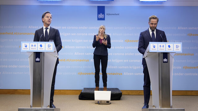 Premier Rutte: uitbreiding coronapas en anderhalve meter terug