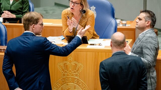 Podcast De Dag: debatteren voor de bühne