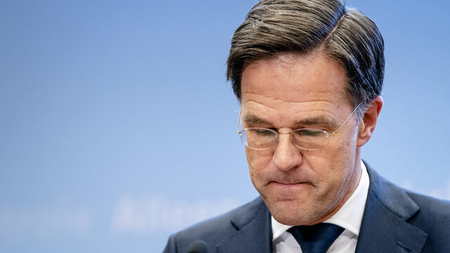 Premier Rutte: niet-essentiële gelegenheden om 17.00 dicht en maatregelen op school