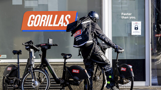 Amsterdam legt flitsbezorgers aan banden