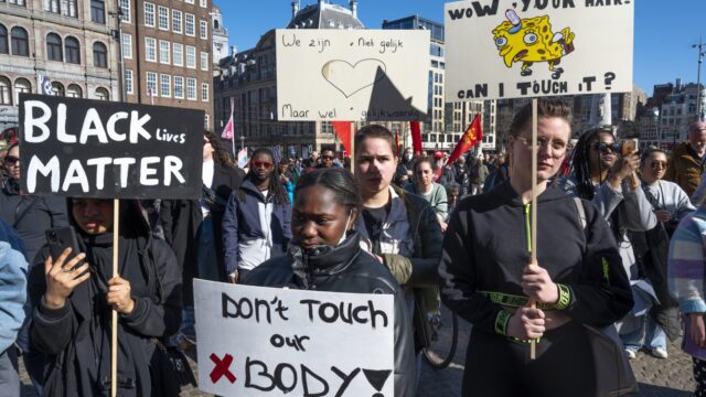Historicus De Jong uit zorgen in zijn boek Wokeland: ‘Geen dialoog willen aangaan is verdelend’