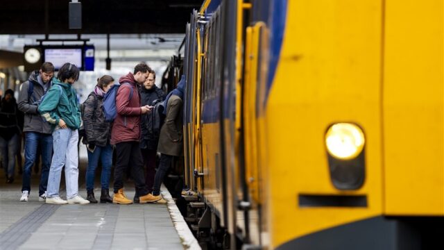 Stand.nl: 'Reizen met de trein moet weer aantrekkelijk worden'