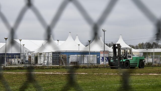 Zo’n 300 asielzoekers in Ter Apel hebben vannacht nog geen slaapplek