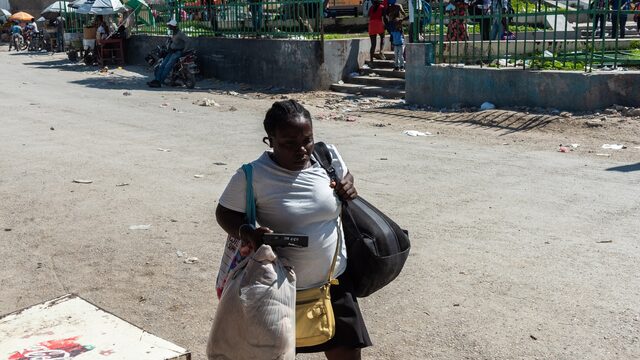Duizenden Haïtianen vluchten uit hoofdstad wegens bendegeweld