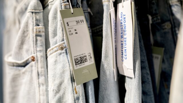 Campagne tegen plastic vezels in kleding