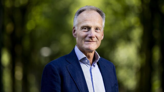 ANVR-voorzitter Frank Oostdam: 'Geloof niet dat de problemen op Schiphol in kerstvakantie opgelost zijn'