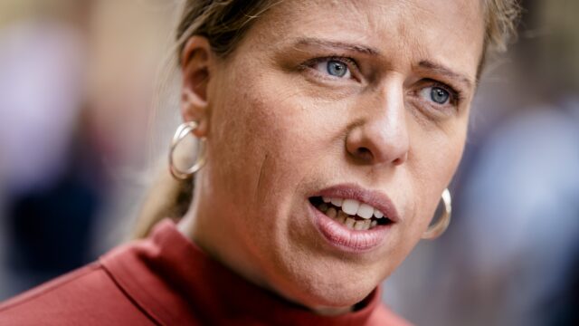 Oud-landbouwminister Veerman: Schouten moet zo snel mogelijk een staatscommissie instellen