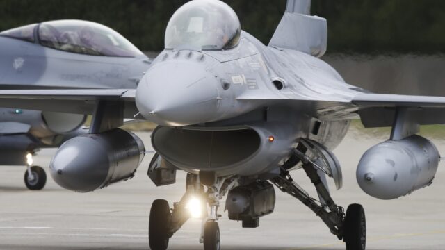Opnieuw ontmoeting tussen Russische en Nederlandse vliegers bij NAVO-basis in Polen