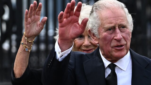 Koning Charles in eerste toespraak: 'Toewijding Elizabeth wankelde nooit'