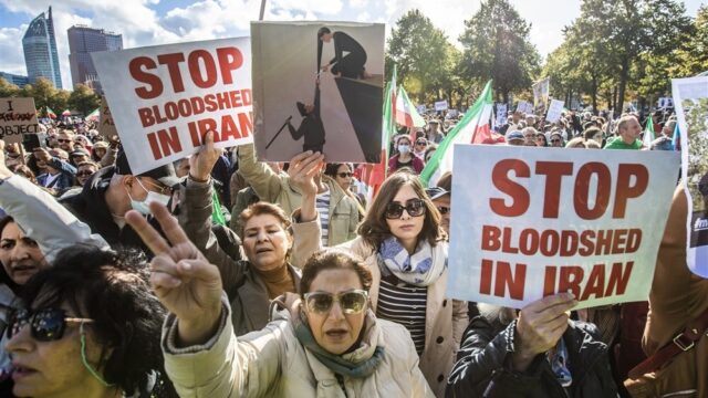 Stand.nl: 'Nederland moet meer druk uitoefenen op het Iraanse regime'