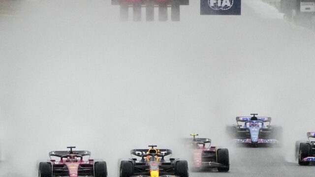 Max Verstappen na veel onduidelijkheid gekroond tot wereldkampioen