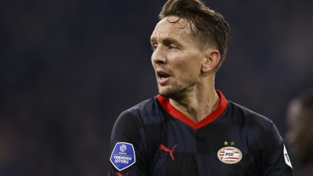 'Bijzonder geval Luuk de Jong is topspits en talisman die niet kan voetballen'