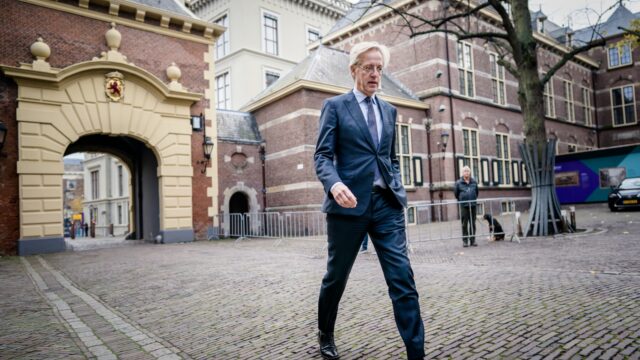 Milieuorganisatie wil renovatie Binnenhof stilleggen wegens stikstof