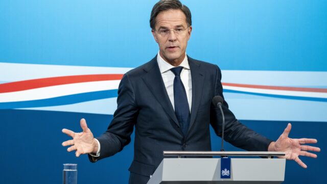 Nieuwe openheid kabinet heeft grote gevolgen, waarschuwen oud-topambtenaar en VVD-senator