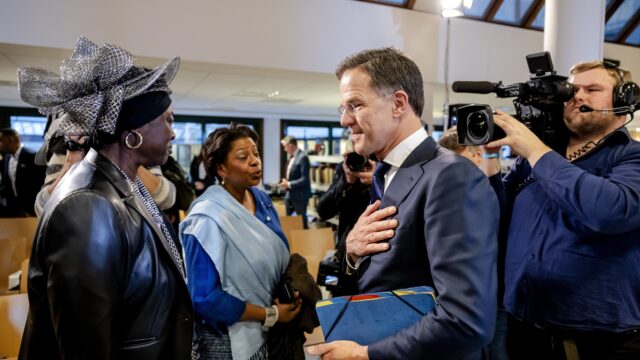 Rutte was lang tegen excuses, waarom maakt hij ze nu toch?