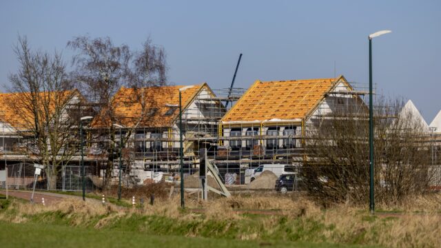 Geachte Voorzitter: Moet de landbouw krimpen om woningbouw mogelijk te maken?