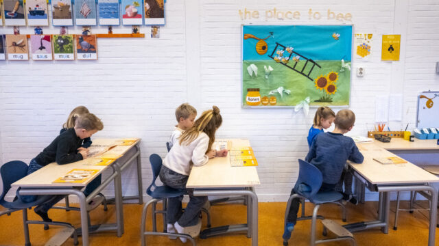 Stand.nl: 'Met kleinere klassen krijg je de leraar weer terug'