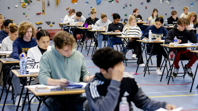 Vertraging examenpost op 12 scholen, ook examens zoek
