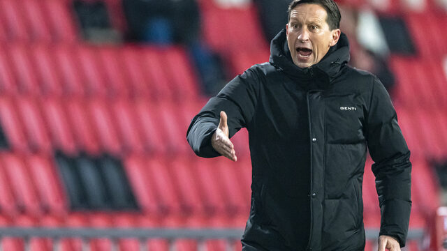 'Om het ware gevoel van PSV-trainer Schmidt te achterhalen is Dr. Phil nodig'