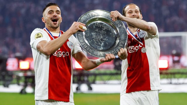 Ajax voor de 36ste keer landskampioen na feestavond in Amsterdam