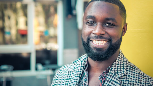 Emmanuel Ohene Boafo is jongste Louis d’Or-winnaar: 'Mijn vader wilde eerst niet dat ik ging acteren'