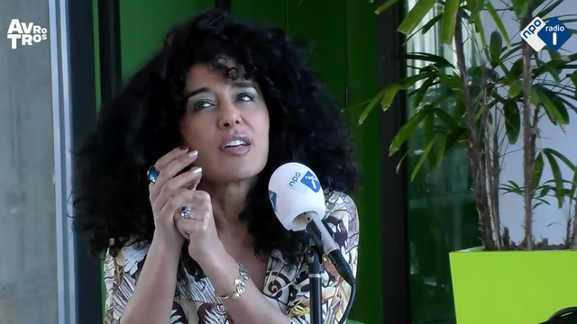 'Nederlanders, práát over seks!' zegt Kaouthar Darmoni over de dickpicdiscussie