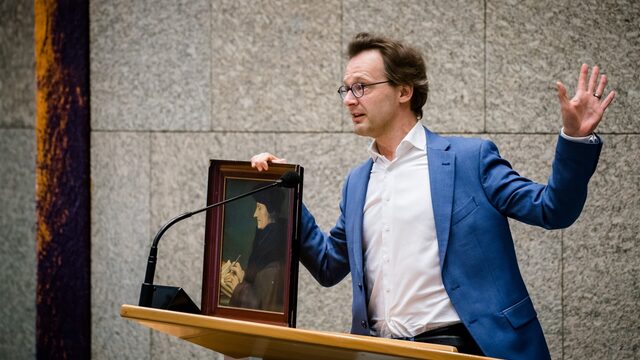 'Schaf alle Haagse persvoorlichting af'